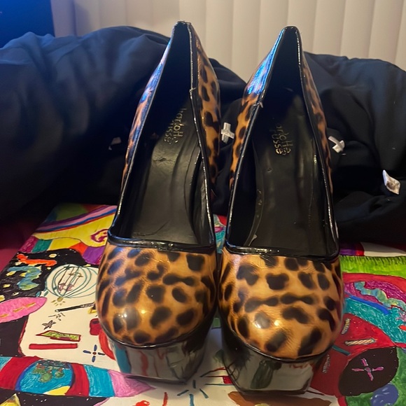 Cheetah 🐆 print size 7 heels - Picture 1 of 2